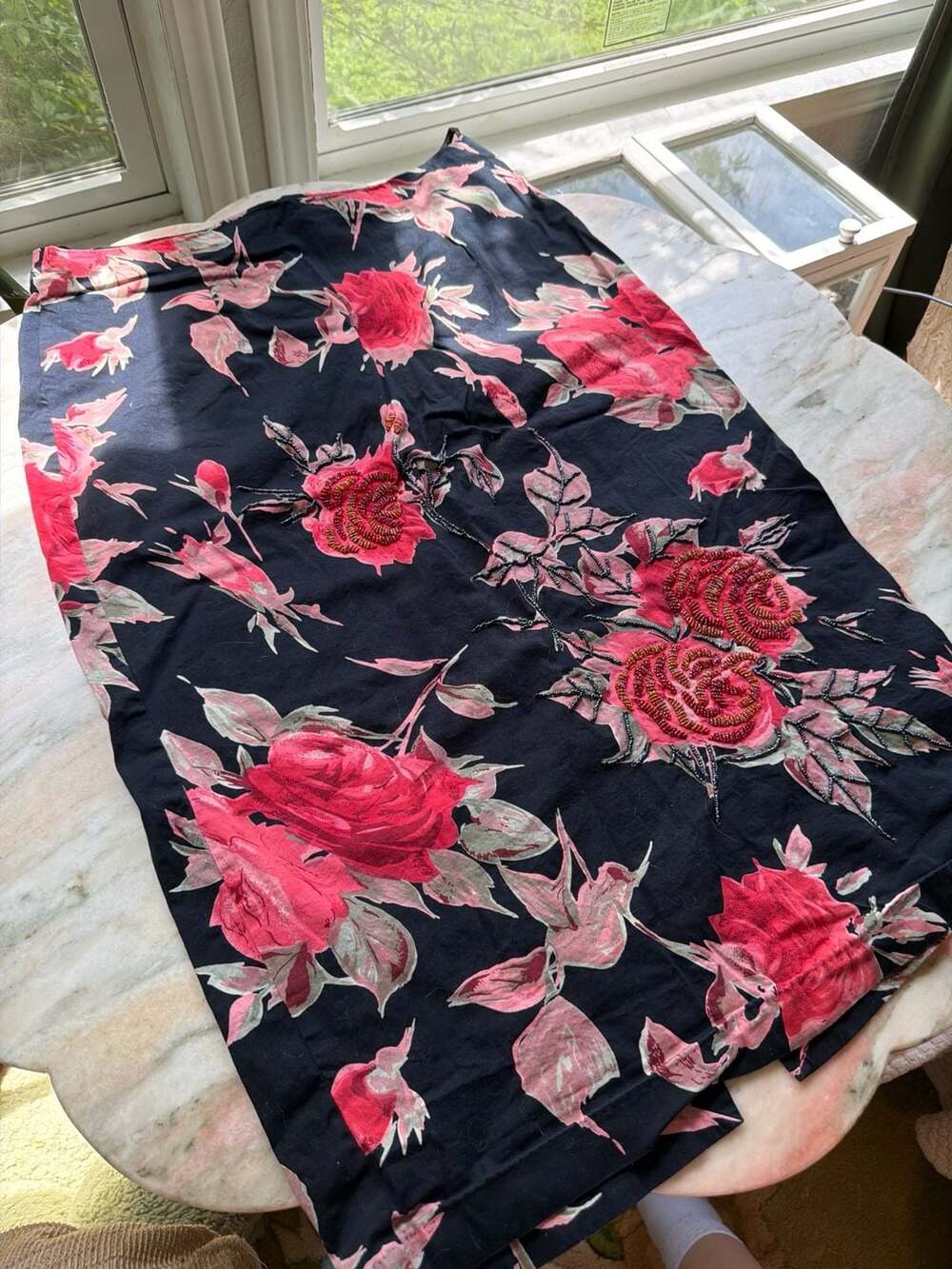 DO'LCE Vintage Beaded Rose Floral Pencil Skirt